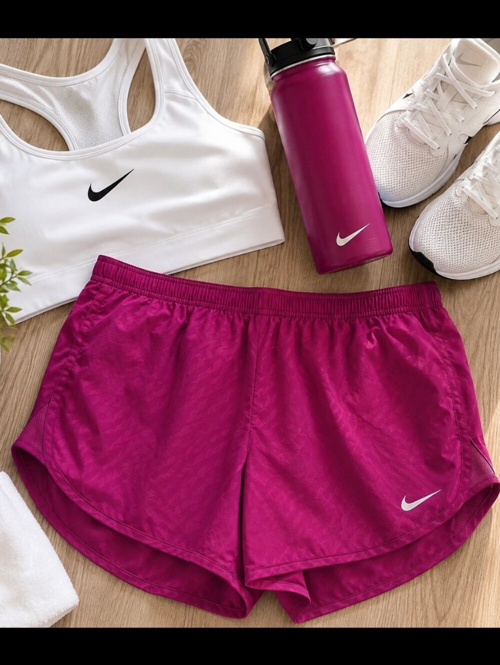 Nike Dri-FIT Tempo Modern Emboss 3.5in Running Shorts Magenta Large